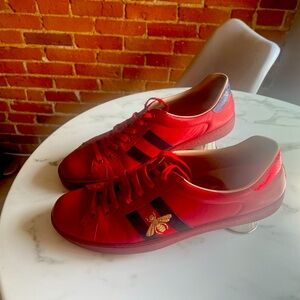 Gucci Ace Embroidered ‘Red Bee’ sneakers